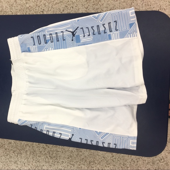 Air Jordan Reversible Men’s Shorts UNC Blue White - Picture 3 of 6